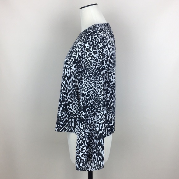 NWT Vince Camuto Leopard Blouse - Picture 3 of 10